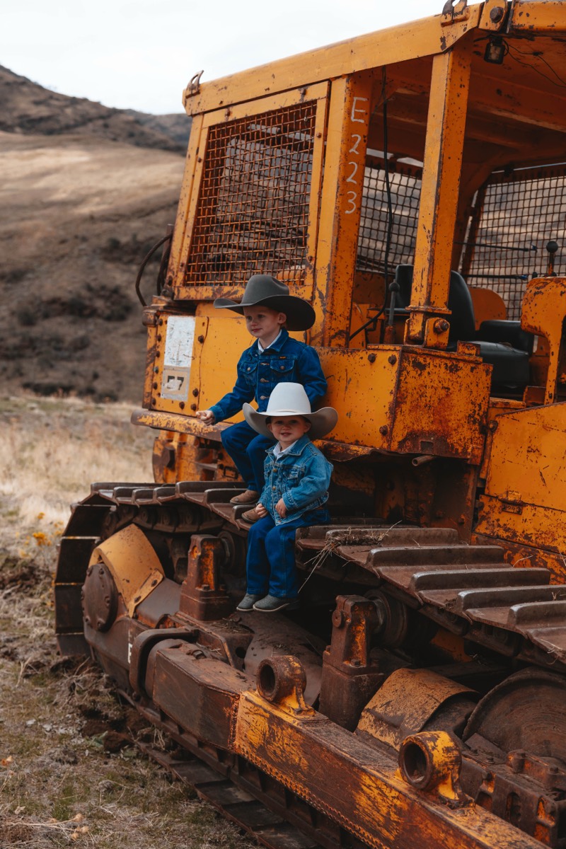 Idaho family photography by Sage and Spur